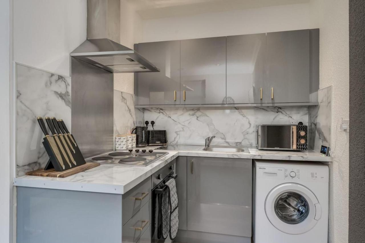 The Garden Flat, Loch Lomond Apartment Alexandria Bagian luar foto