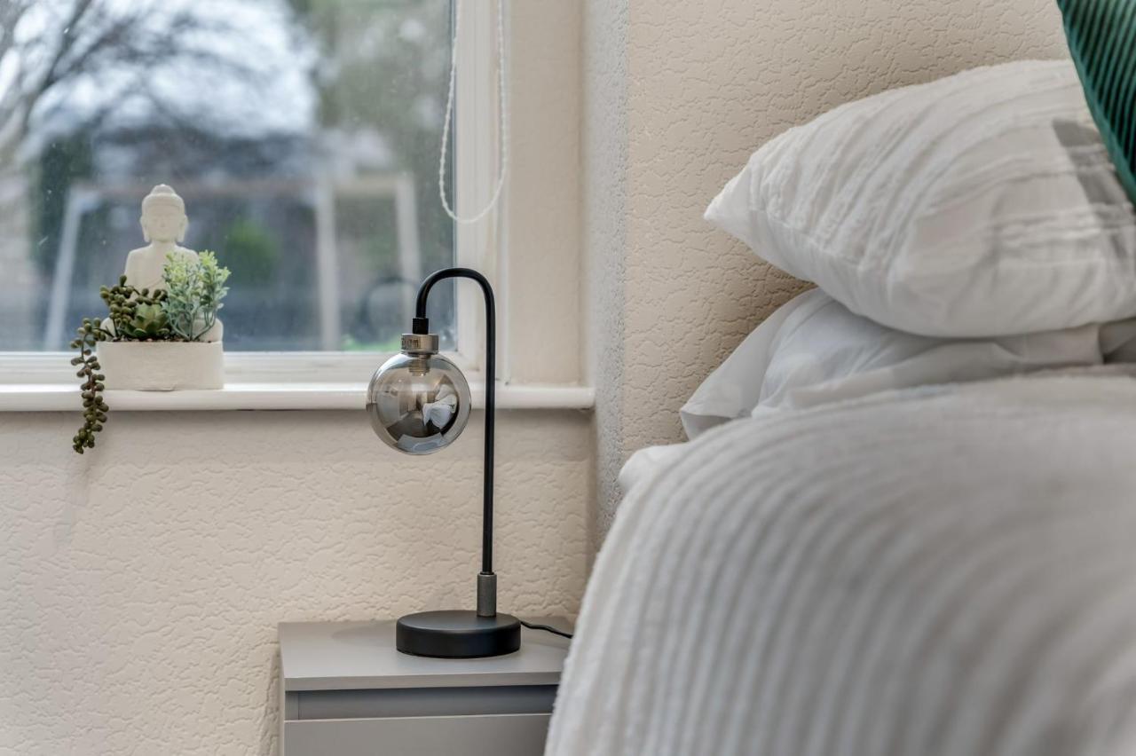 The Garden Flat, Loch Lomond Apartment Alexandria Bagian luar foto
