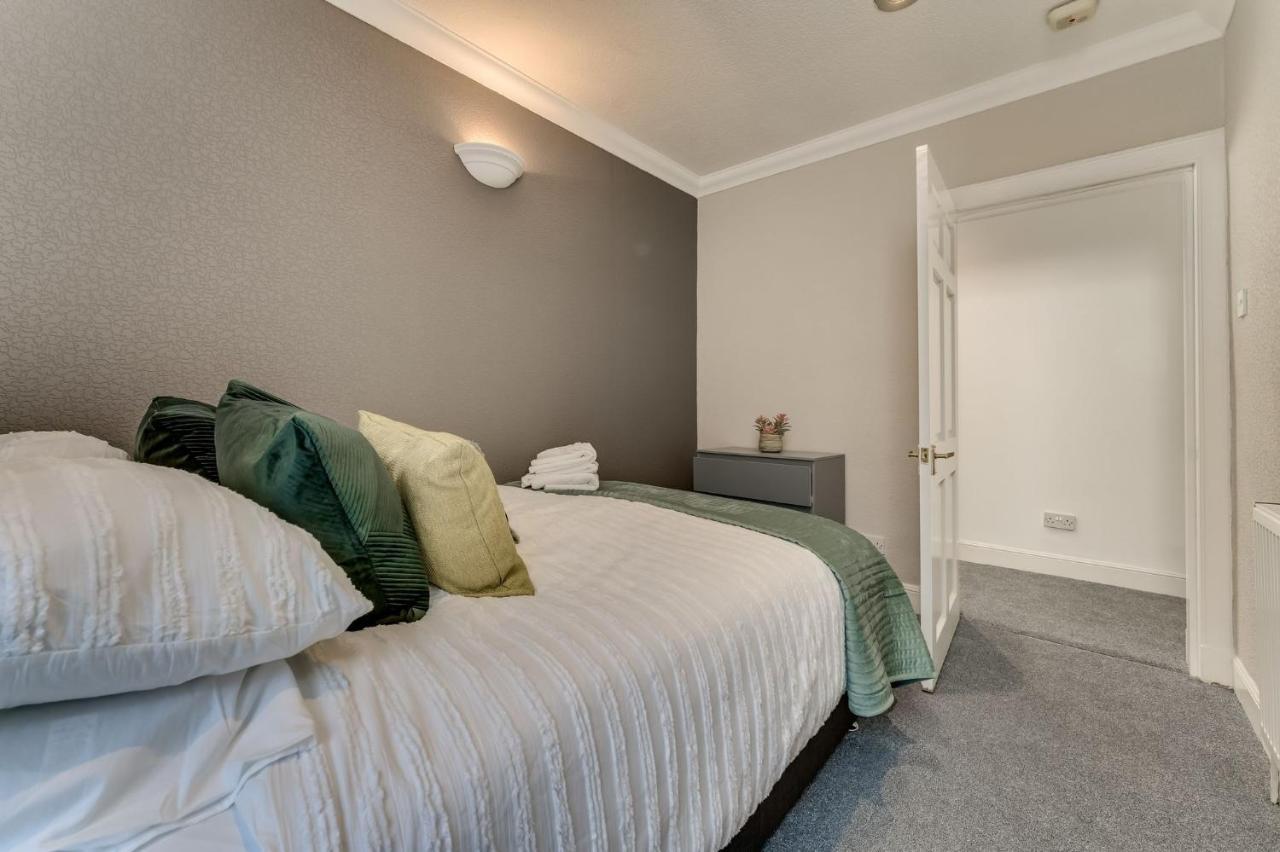 The Garden Flat, Loch Lomond Apartment Alexandria Bagian luar foto